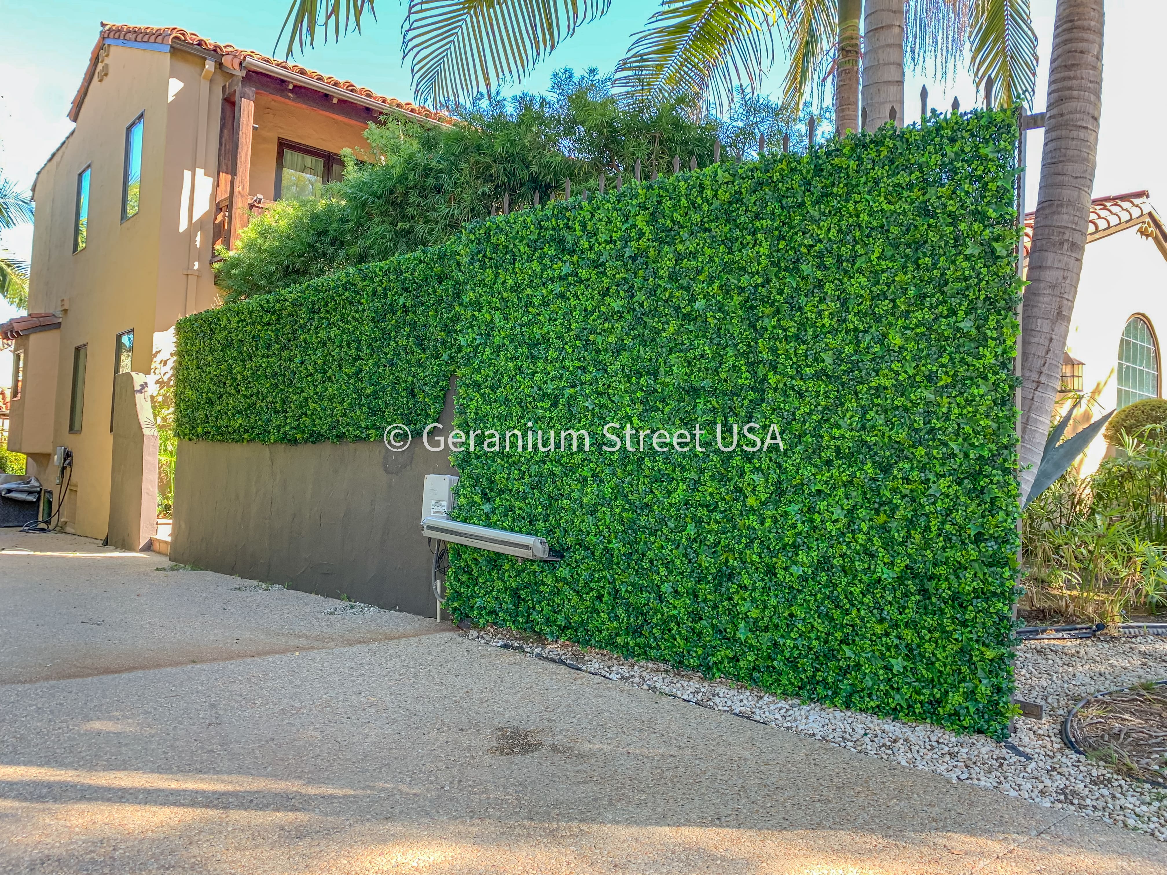 Amenity deck living wall